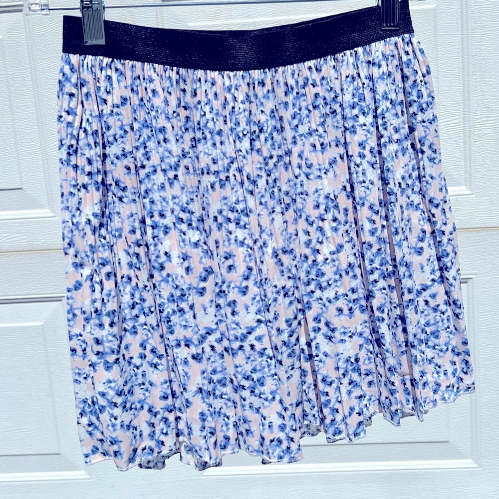 Flirty little floaty floral blue pink mini skater skirt 💙💘🌸